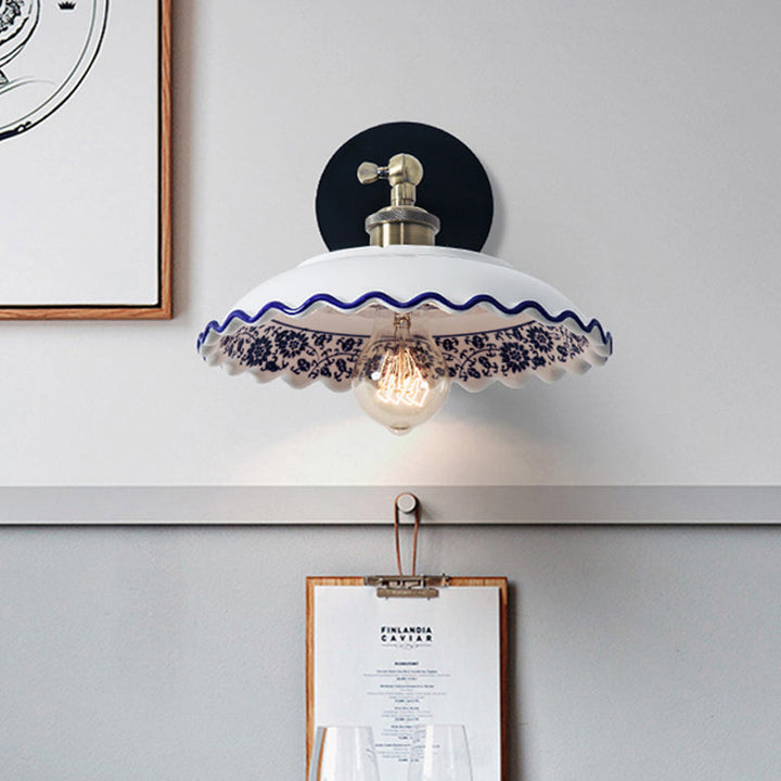 Skørter | 1 Light Wall Mount Lighting Vintage Restaurant Wall Lamp Fixture with Wave/Scalloped Bowl/Ceramic Shade in White