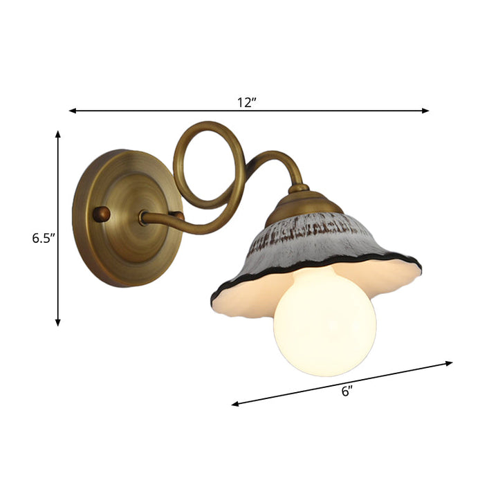 Skørter | Antiqued Scalloped Saucer Wall Lamp Ideas 1 Head Ceramic Wall Mount Fixture with Twisted Brass Arm