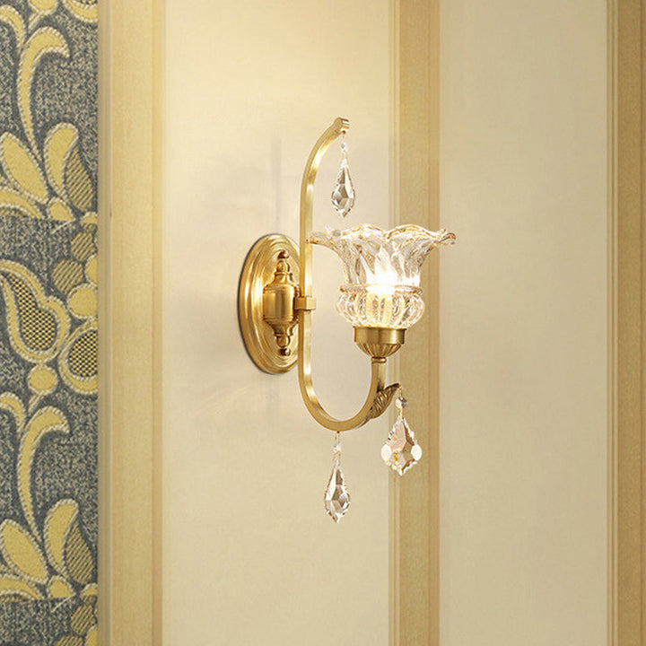 Skørter | Fluted Crystal Wall Mounted Light Fixture Classic 1 Head Dining Room Wall Lamps in Gold with Curved Arm