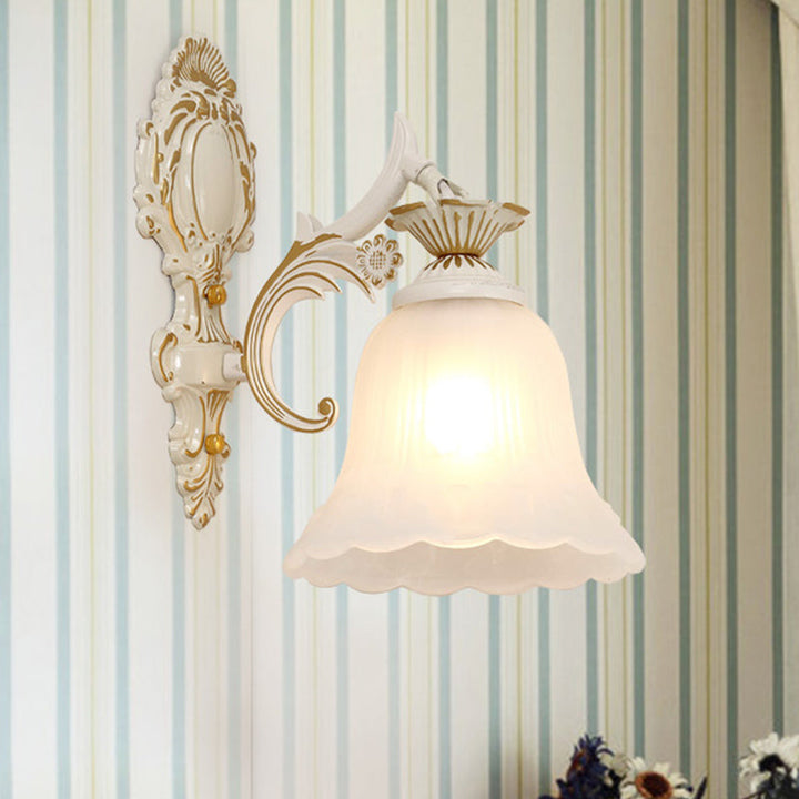 Skørter | Traditional Bell Wall Lamp 1/2-Bulb White Glass Wall Lighting Fixture with Carved Arm for Bedroom