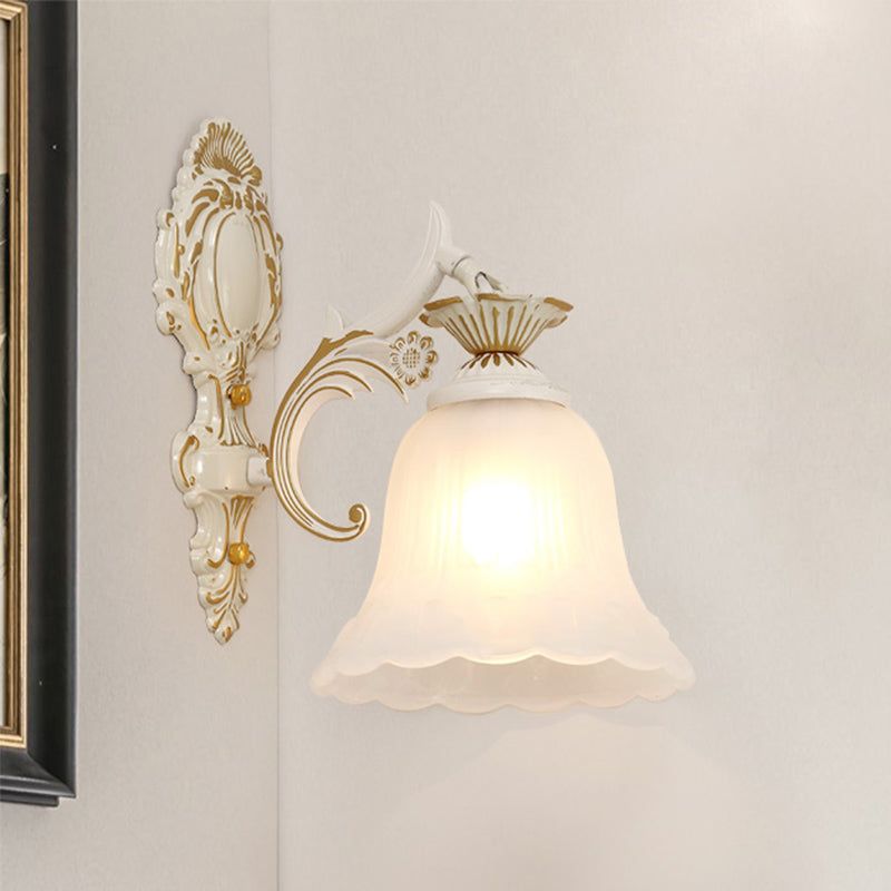 Skørter | Traditional Bell Wall Lamp 1/2-Bulb White Glass Wall Lighting Fixture with Carved Arm for Bedroom