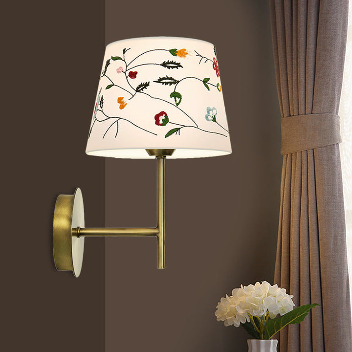 Skørter | Drum Night Head Wall Lamp Modern Nordic Embroidery Fabric 1-Head Gold Wall Lighting Ideas