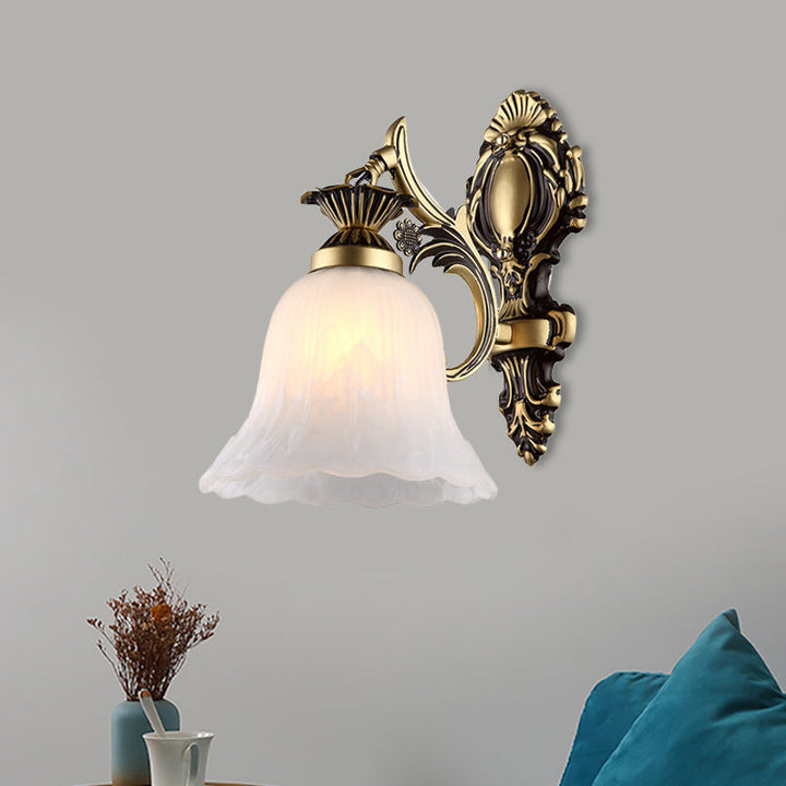 Skørter | Cream Glass Flower Shaped Wall Lamp Vintage 1/2 Cups Indoor Wall Lighting in Bronze