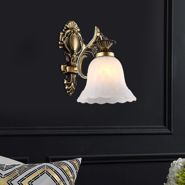 Skørter | Cream Glass Flower Shaped Wall Lamp Vintage 1/2 Cups Indoor Wall Lighting in Bronze