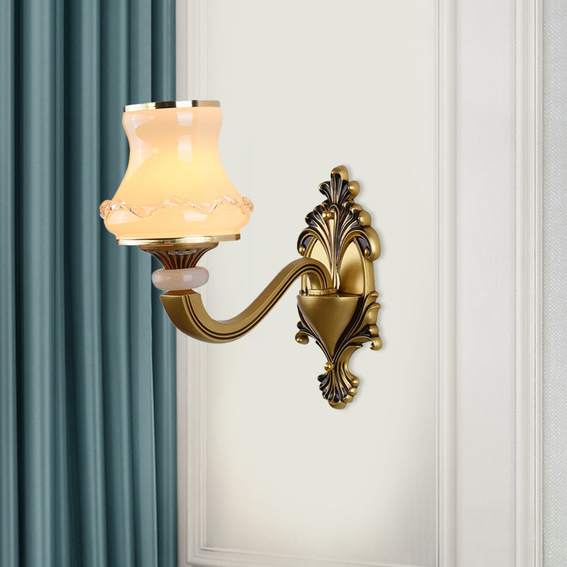 Skørter | Frosted Glass Urn-Shaped Wall Lamp Vintage Style 1/2-Bulb Living Room Wall Mounted Lighting in Brass