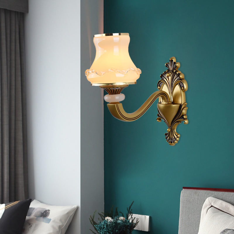Skørter | Frosted Glass Urn-Shaped Wall Lamp Vintage Style 1/2-Bulb Living Room Wall Mounted Lighting in Brass