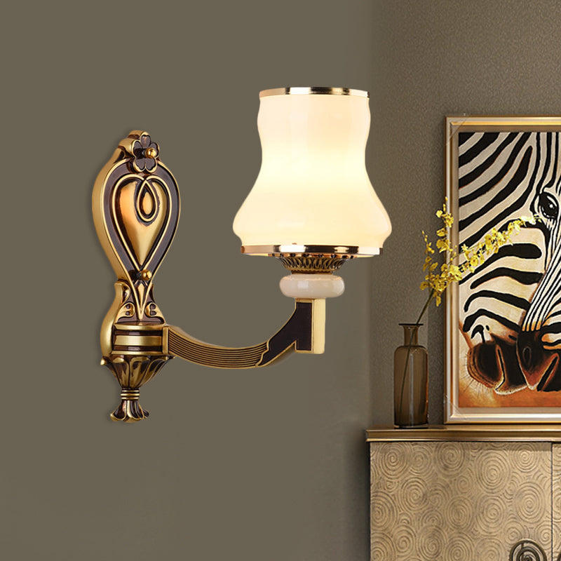 Skørter | Frosted Glass Urn-Shaped Wall Lamp Vintage Style 1/2-Bulb Living Room Wall Mounted Lighting in Brass