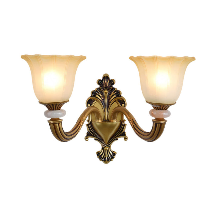 Skørter | 1/2-Head Wall Lamp Traditional Flower Shape Opal Glass Top Wall Mount Light Fixture in Brass