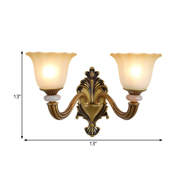 Skørter | 1/2-Head Wall Lamp Traditional Flower Shape Opal Glass Top Wall Mount Light Fixture in Brass