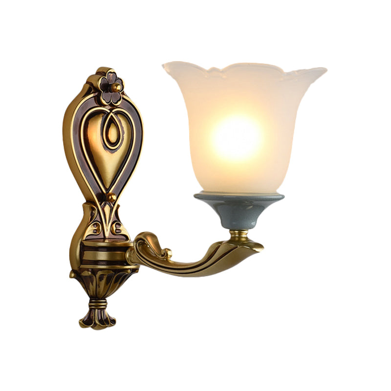 Skørter | 1/2-Head Wall Lamp Traditional Flower Shape Opal Glass Top Wall Mount Light Fixture in Brass
