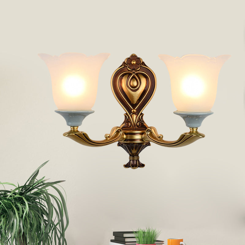 Skørter | 1/2-Head Wall Lamp Traditional Flower Shape Opal Glass Top Wall Mount Light Fixture in Brass
