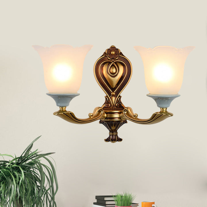Skørter | 1/2-Head Wall Lamp Traditional Flower Shape Opal Glass Top Wall Mount Light Fixture in Brass