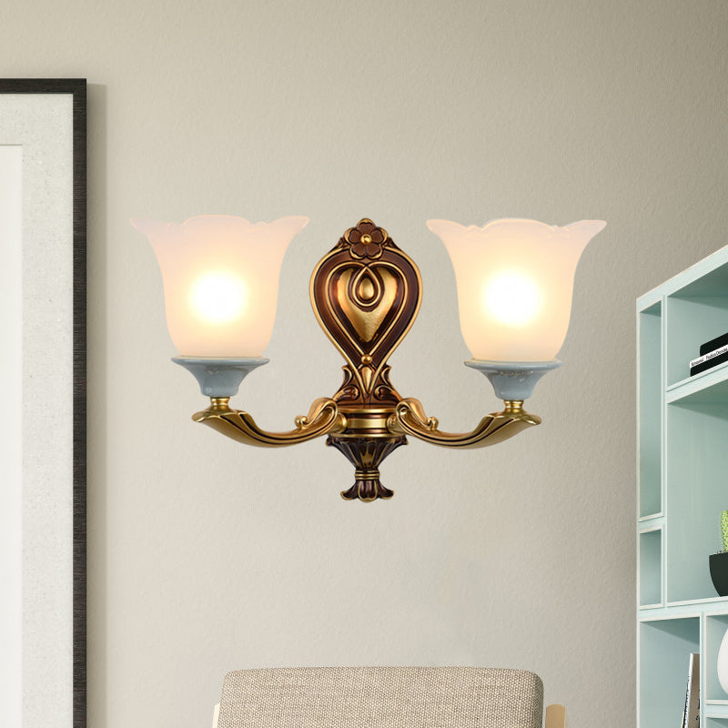 Skørter | 1/2-Head Wall Lamp Traditional Flower Shape Opal Glass Top Wall Mount Light Fixture in Brass