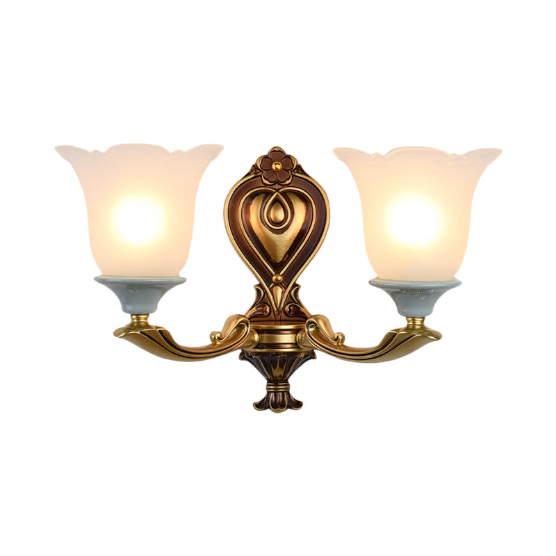 Skørter | 1/2-Head Wall Lamp Traditional Flower Shape Opal Glass Top Wall Mount Light Fixture in Brass