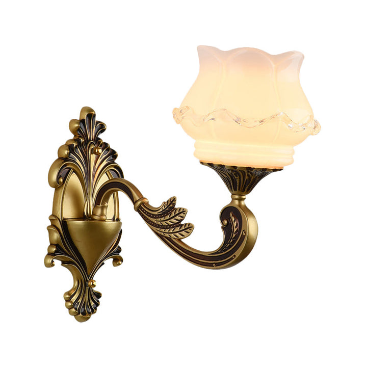 Skørter | Vintage Curved Arm Wall Lighting Idea 1/2-Ball Metal Wall Lamp in Brass with Floral Milk Glass Shade