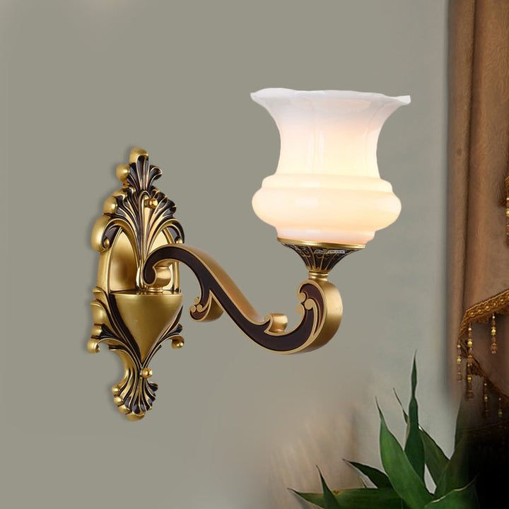 Skørter | Vintage Curved Arm Wall Lighting Idea 1/2-Ball Metal Wall Lamp in Brass with Floral Milk Glass Shade