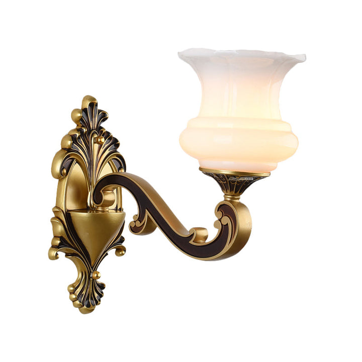Skørter | Vintage Curved Arm Wall Lighting Idea 1/2-Ball Metal Wall Lamp in Brass with Floral Milk Glass Shade