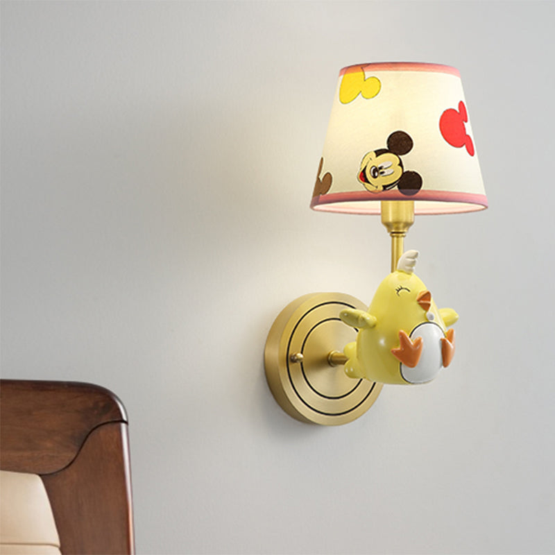 Skørter | Metal Chicken Wall Lamp Cartoon 1 Light Wall Lighting with Pattern Fabric Shade for Bedroom in Yellow