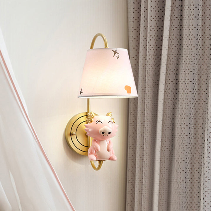 Skørter | Barrel Wall Lamp Fixture Kids Fabric Single Head Gold Wall Light with Cartoon Pig/Mouse/Dragon Decoration