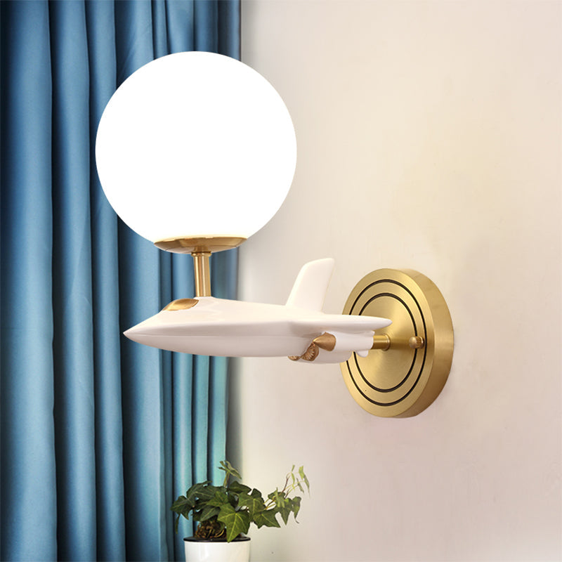 Skørter | Kids Spaceship Shape Base Gold Wall Light Fixture 1/2 Bulbs Sconce Light with Globe Cream Glass Shade in White and Gold