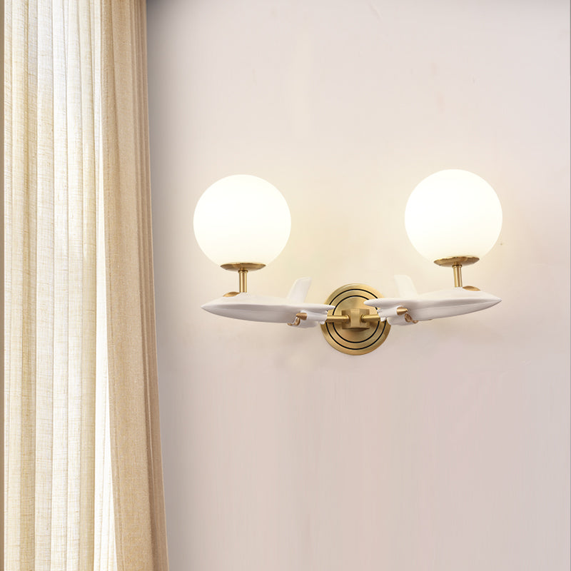 Skørter | Kids Spaceship Shape Base Gold Wall Light Fixture 1/2 Bulbs Sconce Light with Globe Cream Glass Shade in White and Gold