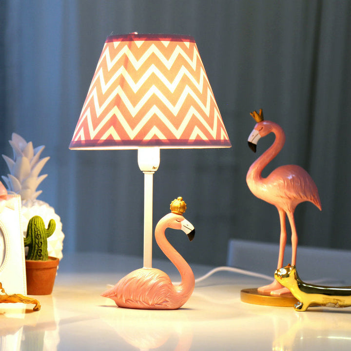 Lisslune | Pinklo – Refined Flamingo Resin Lamp