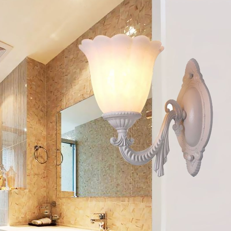 Skørter | Flower white glass wall lamp vintage 1/2 bulb living room wall-mounted lighting with curved arm