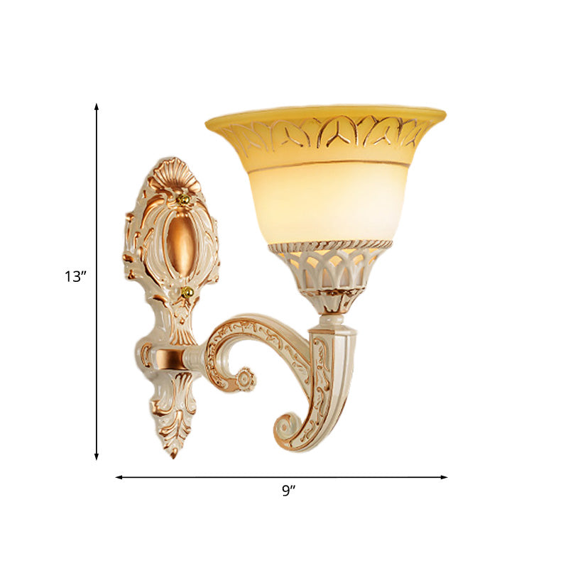 Skørter | Curved Arm Metal Wall Lamp Vintage 1/2-Cup Living Room Wall Lamp with Wide Beige Glass Shade