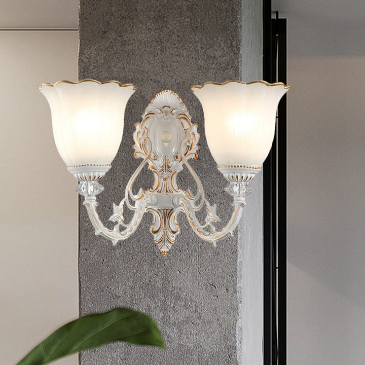 Skørter | Metal Swooping Arm Wall Lamp Retro 2 Lights Bedroom Wall Lamp with Blossom White Glass Shade