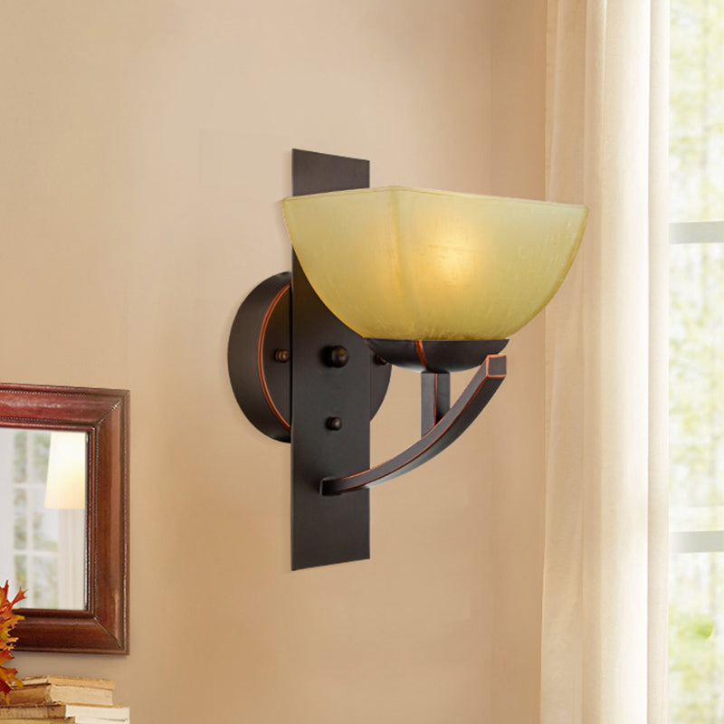 Skørter | Frosted Curved Glass Wall Light Antique 1-Light Living Room Wall Lights Fixture in Black