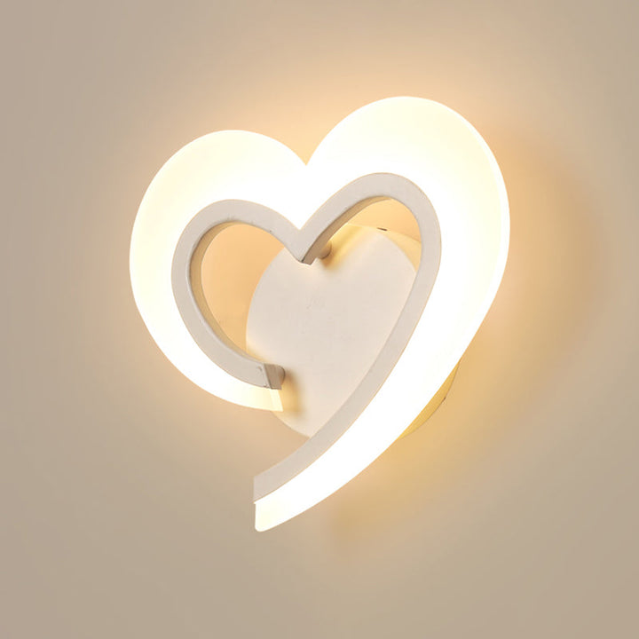 Skørter | Minimalist Love Heart Wall Lamp Acrylic Bedside LED Candle Holder Lighting Fixture in Blue/White/Black