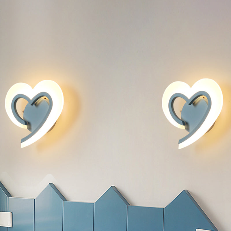 Skørter | Minimalist Love Heart Wall Lamp Acrylic Bedside LED Candle Holder Lighting Fixture in Blue/White/Black