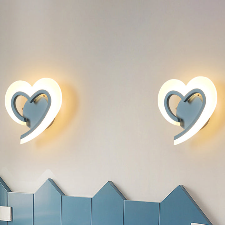 Skørter | Minimalist Love Heart Wall Lamp Acrylic Bedside LED Candle Holder Lighting Fixture in Blue/White/Black