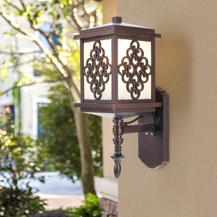 Skørter | Cubic Cream Glass Wall-Mounted Light Fixture Cottage 1 Light Patio Wall Lamp in Coffee with Chinese Knot Pattern