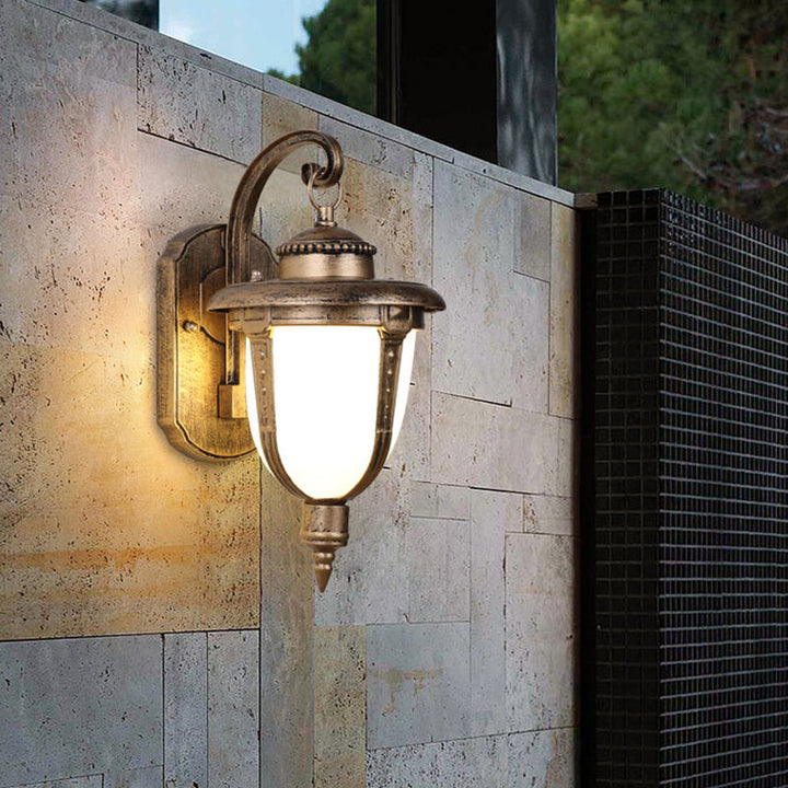 Skørter | Urn-shaped Frosted Glass Wall Lamp Country 1 Light Outdoor Wall Hanging Light in Black/Gold/Bronze