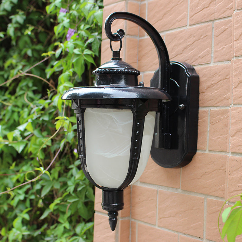 Skørter | Urn-shaped Frosted Glass Wall Lamp Country 1 Light Outdoor Wall Hanging Light in Black/Gold/Bronze