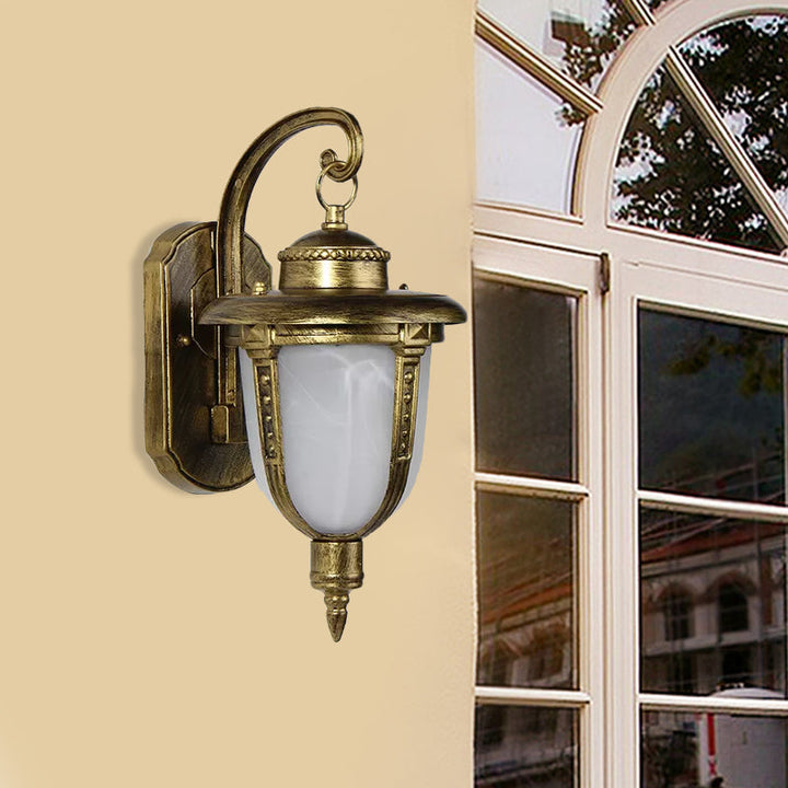 Skørter | Urn-shaped Frosted Glass Wall Lamp Country 1 Light Outdoor Wall Hanging Light in Black/Gold/Bronze