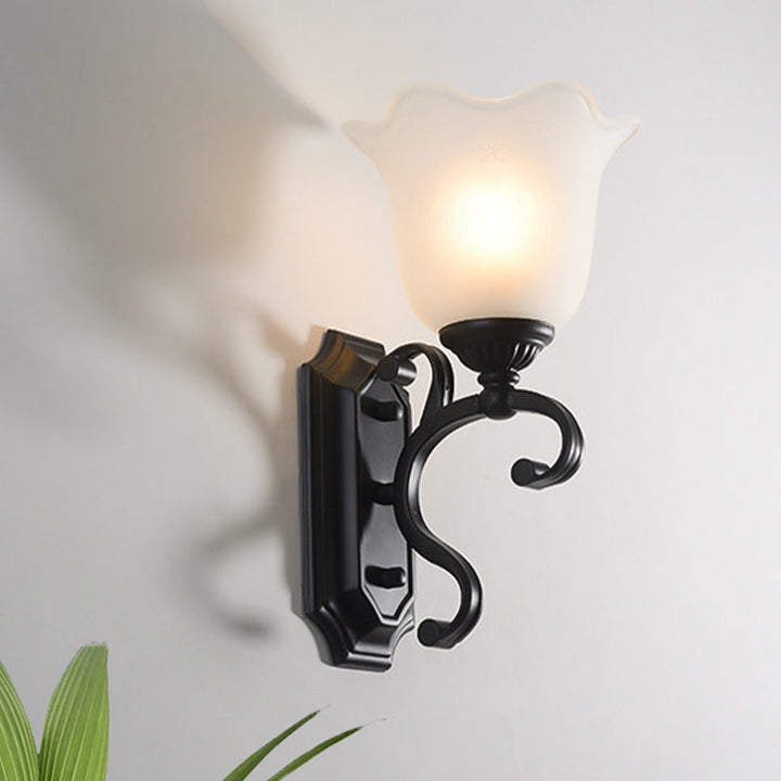 Skørter | Milk Glass Flower Wall Lamp Antique 1-Light Living Room Wall Light Fixture in Black
