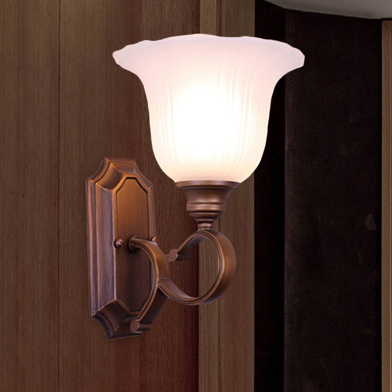 Skørter | 1/2-Light Ivory Glass Wall Sconce Retro Coffee Blossom Living Room Wall Mounted Light