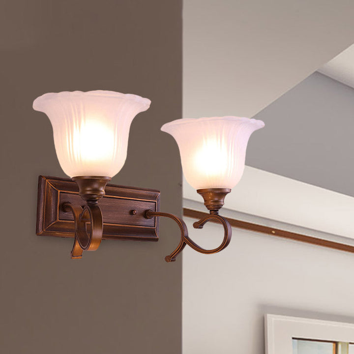 Skørter | 1/2-Light Ivory Glass Wall Sconce Retro Coffee Blossom Living Room Wall Mounted Light