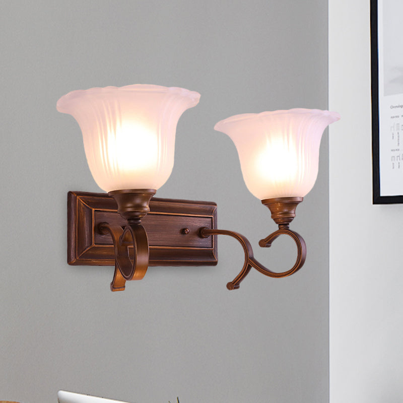 Skørter | 1/2-Light Ivory Glass Wall Sconce Retro Coffee Blossom Living Room Wall Mounted Light