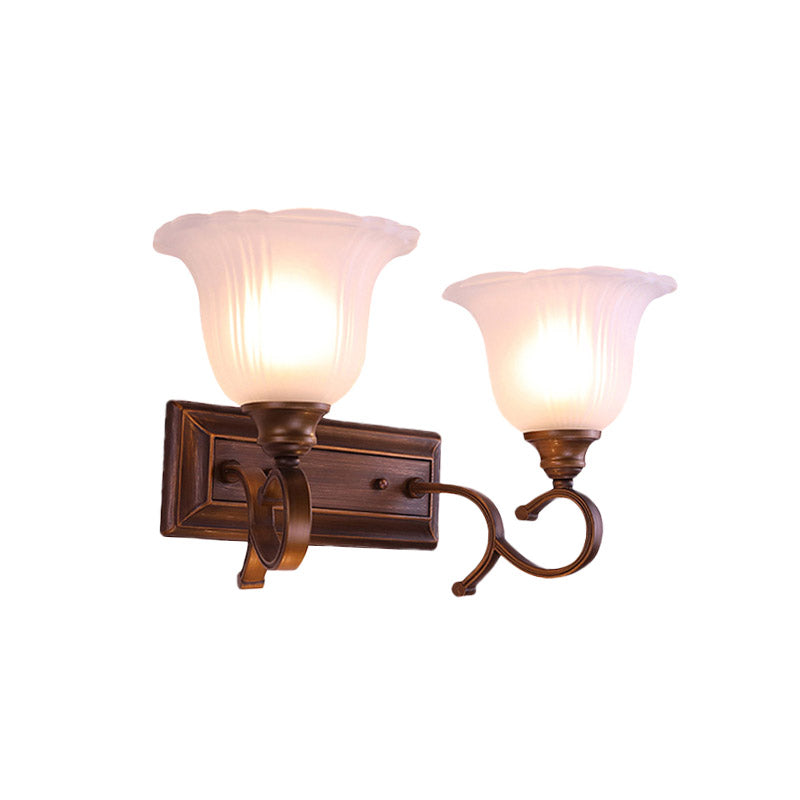 Skørter | 1/2-Light Ivory Glass Wall Sconce Retro Coffee Blossom Living Room Wall Mounted Light