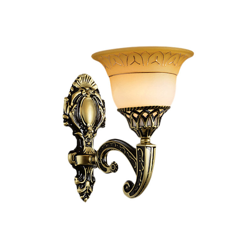 Skørter | Brass 1/2-Head Wall Light Classic Matte Glass Extending Wall Mounted Lamp for Bedroom