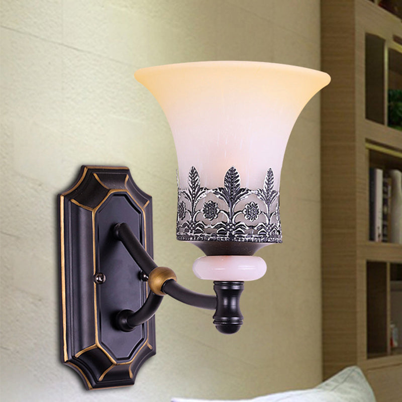 Skørter | Frosted Glass Flared Up Wall Lamp Classic 1 Light Living Room Wall Lamp in Black with Leaf Deco