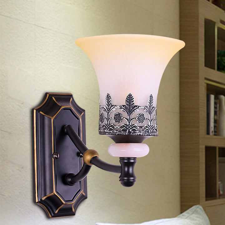 Skørter | Frosted Glass Flared Up Wall Lamp Classic 1 Light Living Room Wall Lamp in Black with Leaf Deco