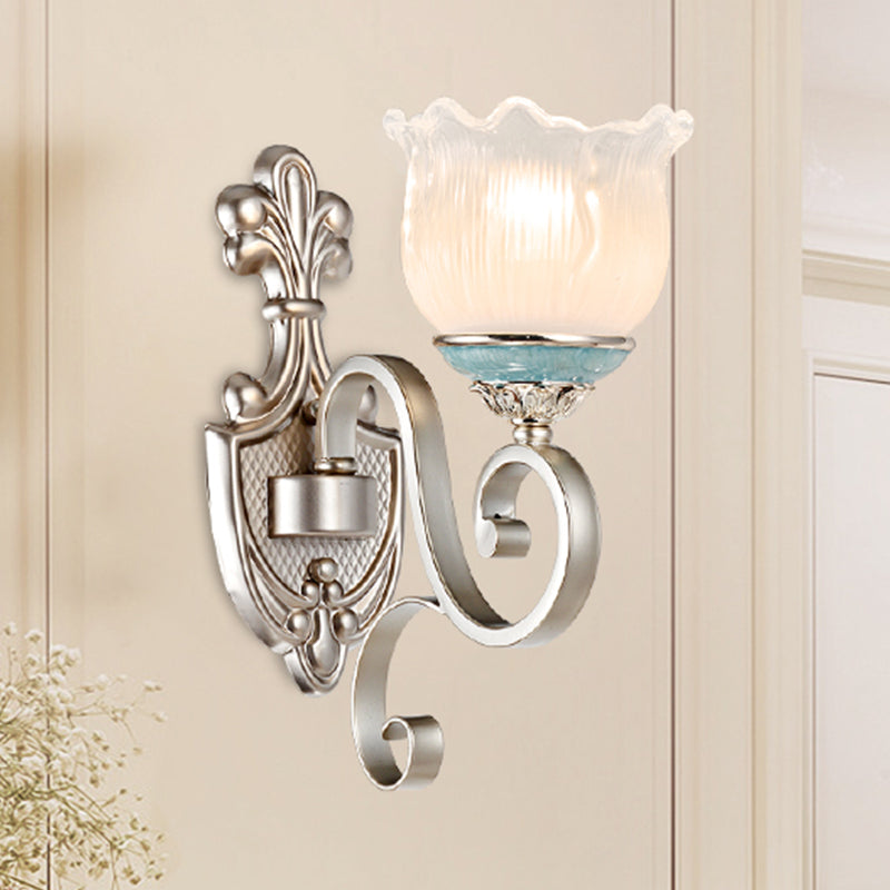 Skørter | Silver 1/2-Head Wall Lighting Traditional Cream Glass Blossom Wall Lamp with Scalloped Arm