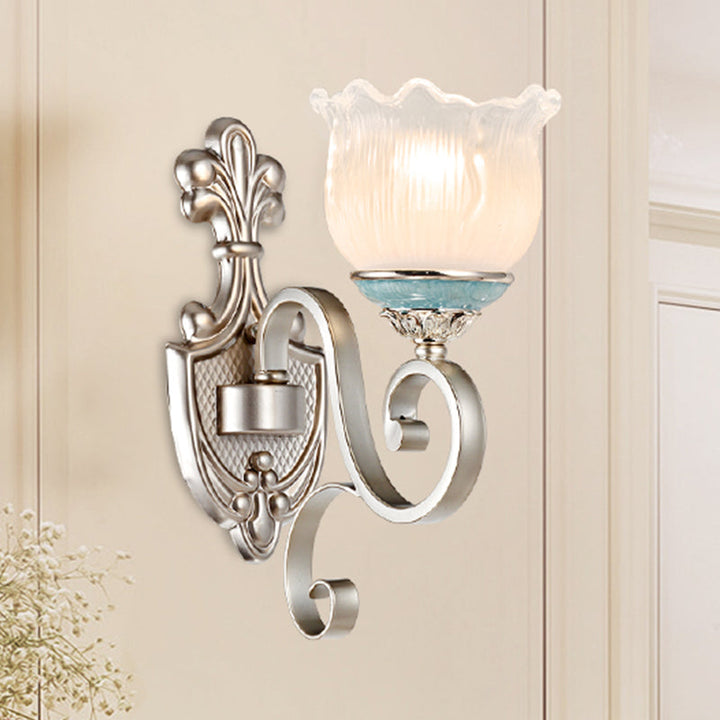 Skørter | Silver 1/2-Head Wall Lighting Traditional Cream Glass Blossom Wall Lamp with Scalloped Arm