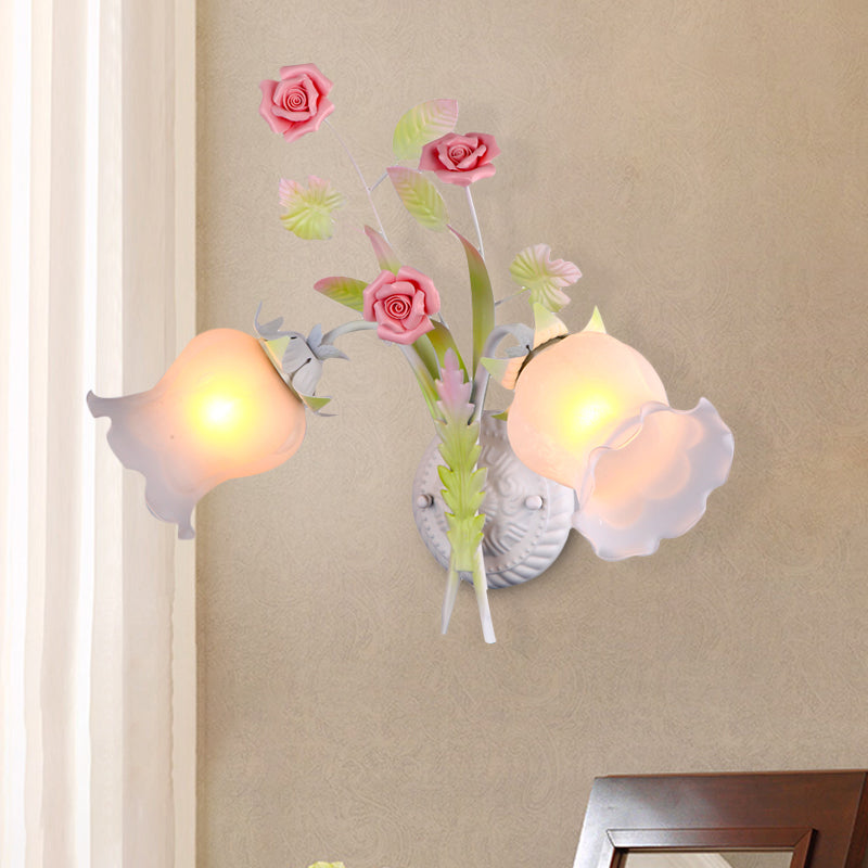 Skørter | Floral Wall Lamp Country 2 Lights Opal Glass Wall Lamp Fixture with Flower Deco in Green/White/Pink
