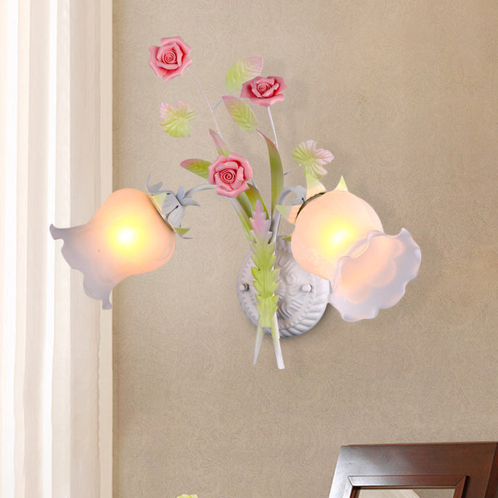 Skørter | Floral Wall Lamp Country 2 Lights Opal Glass Wall Lamp Fixture with Flower Deco in Green/White/Pink