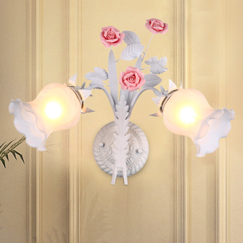 Skørter | Floral Wall Lamp Country 2 Lights Opal Glass Wall Lamp Fixture with Flower Deco in Green/White/Pink